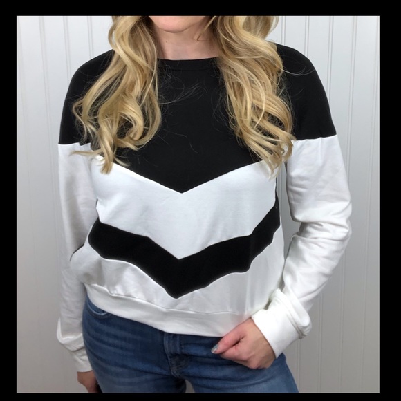 Black and White Chevron Top - Picture 6 of 6